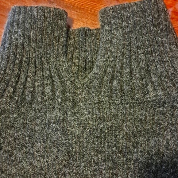 LARGE HM Oversized Sweater. - Picture 5 of 10